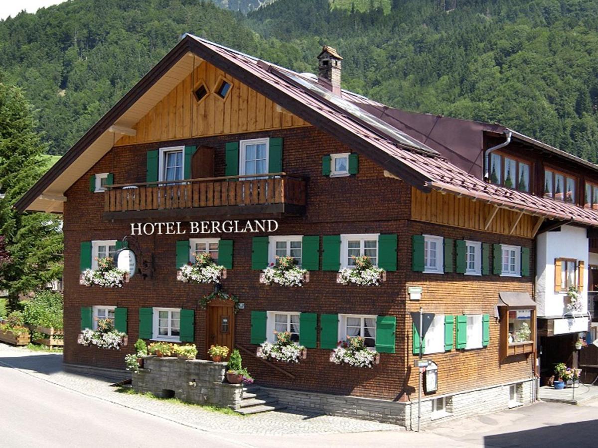 Familien- Und Wellnesshotel "Landhaus Viktoria" Oberstdorf Exterior photo