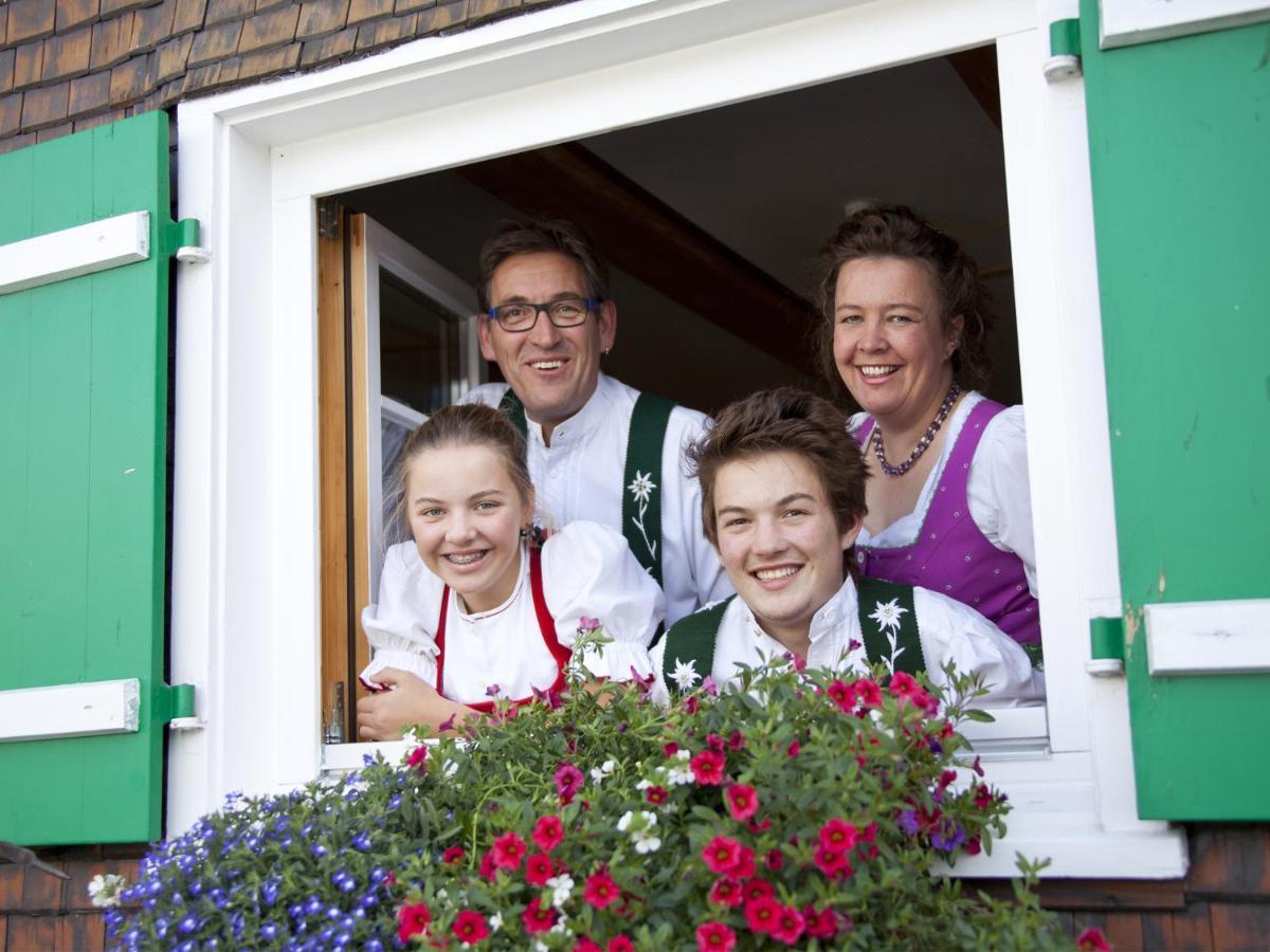 Familien- Und Wellnesshotel "Landhaus Viktoria" Oberstdorf Exterior photo