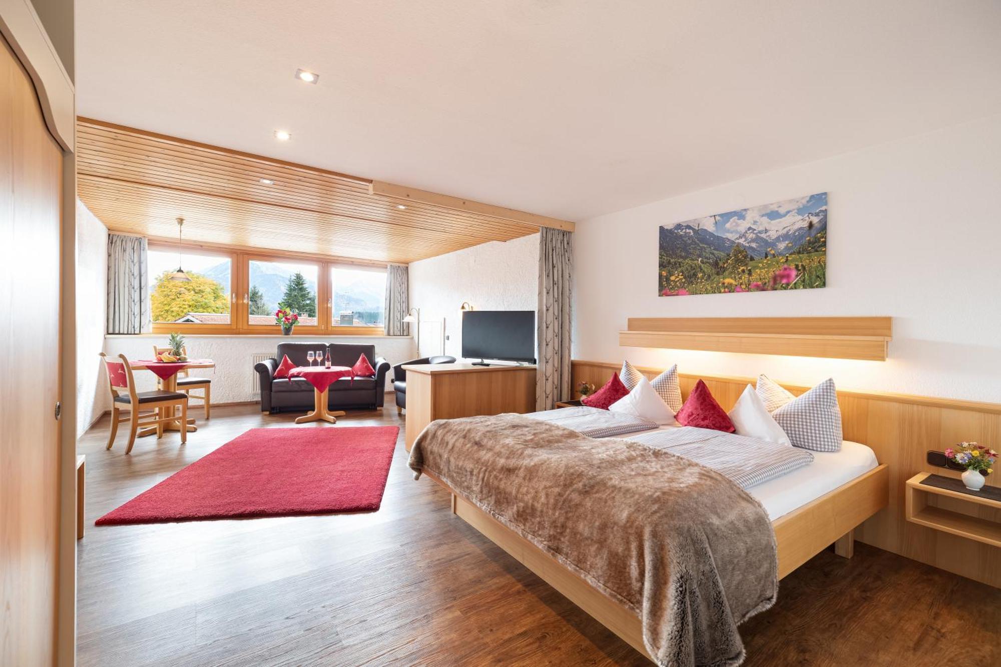 Familien- Und Wellnesshotel "Landhaus Viktoria" Oberstdorf Exterior photo