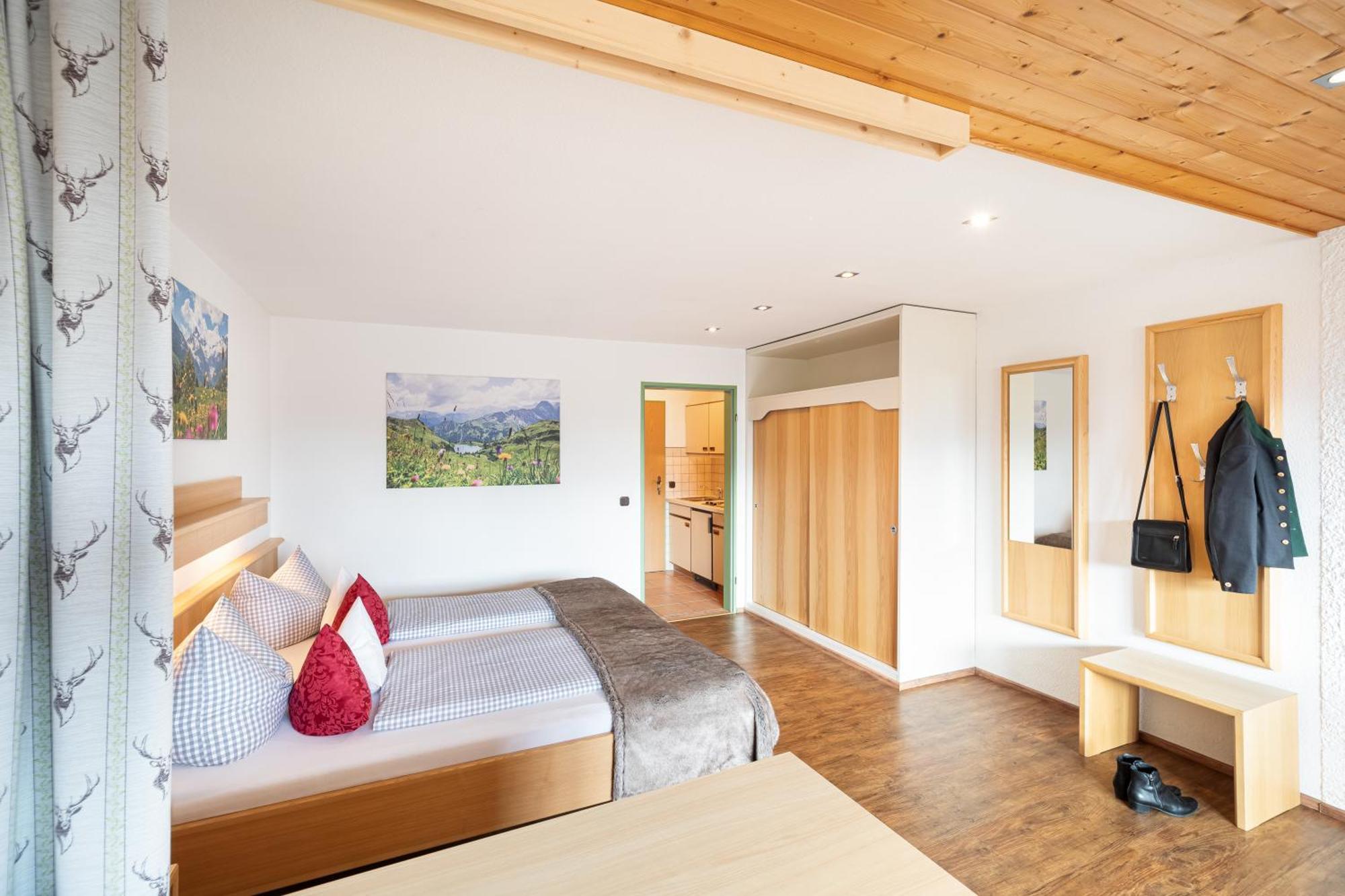 Familien- Und Wellnesshotel "Landhaus Viktoria" Oberstdorf Exterior photo