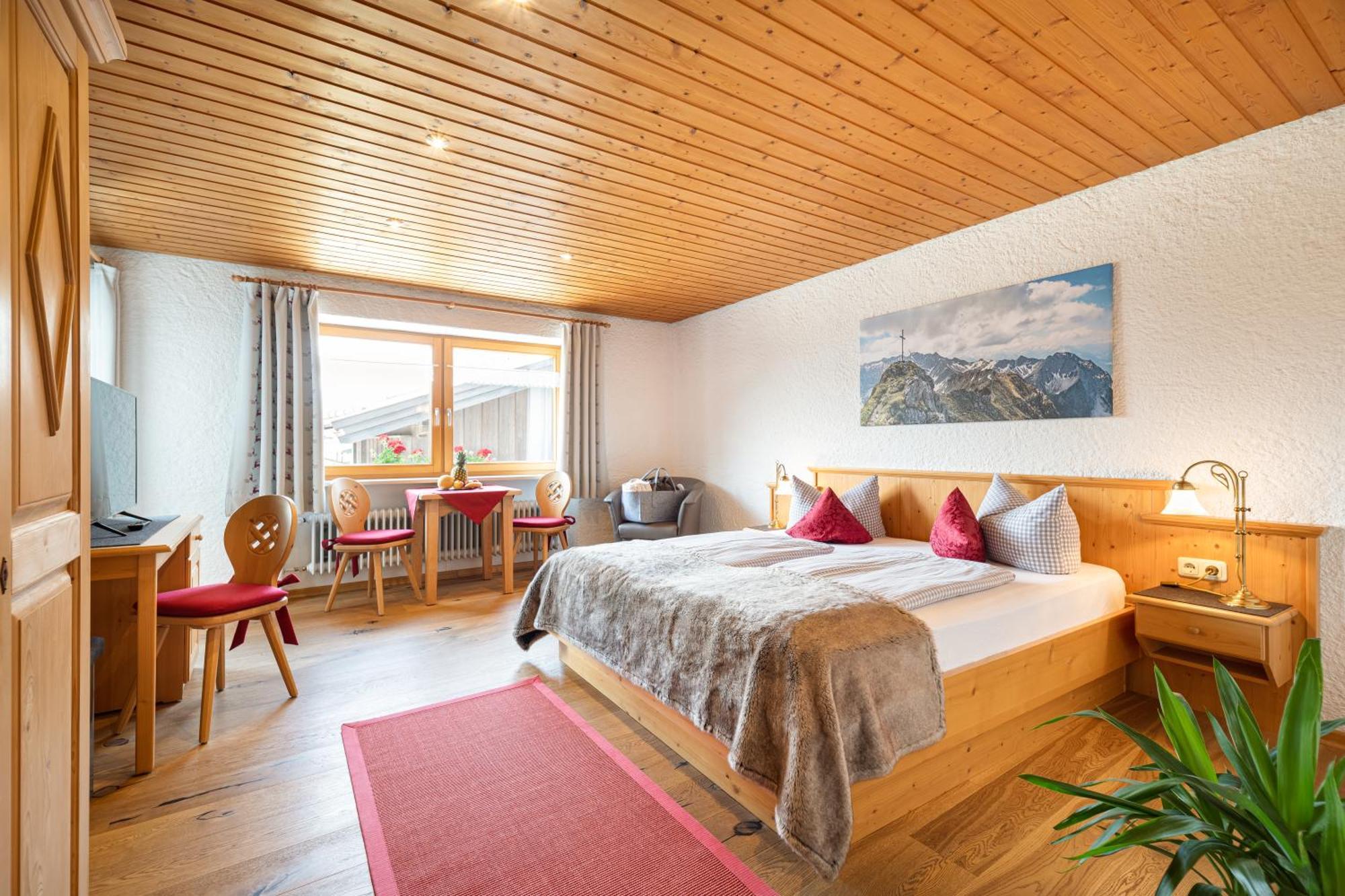 Familien- Und Wellnesshotel "Landhaus Viktoria" Oberstdorf Exterior photo