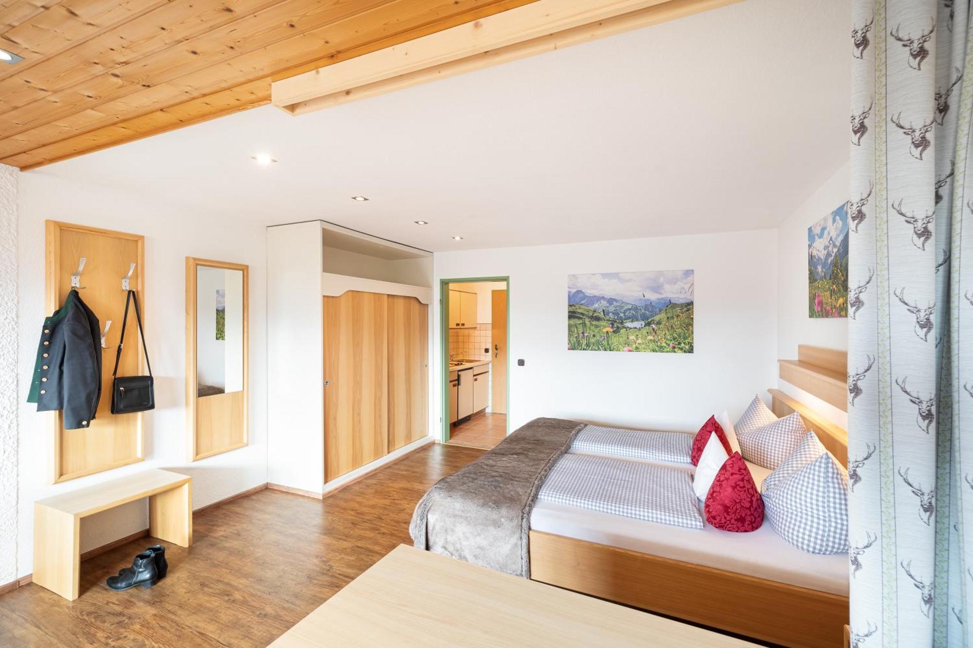 Familien- Und Wellnesshotel "Landhaus Viktoria" Oberstdorf Exterior photo