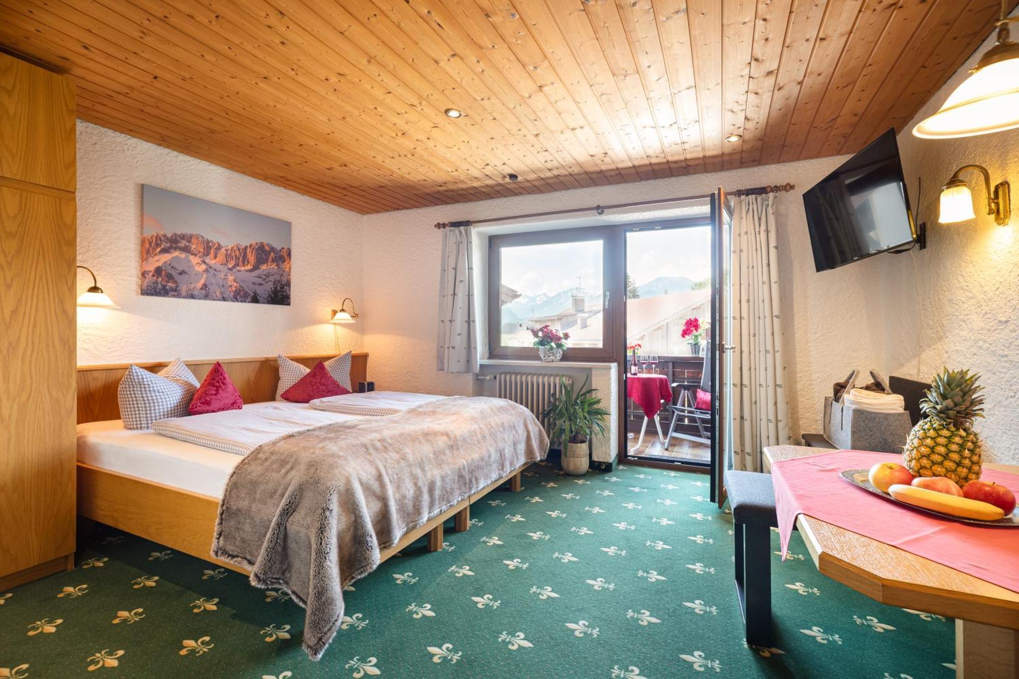 Familien- Und Wellnesshotel "Landhaus Viktoria" Oberstdorf Exterior photo