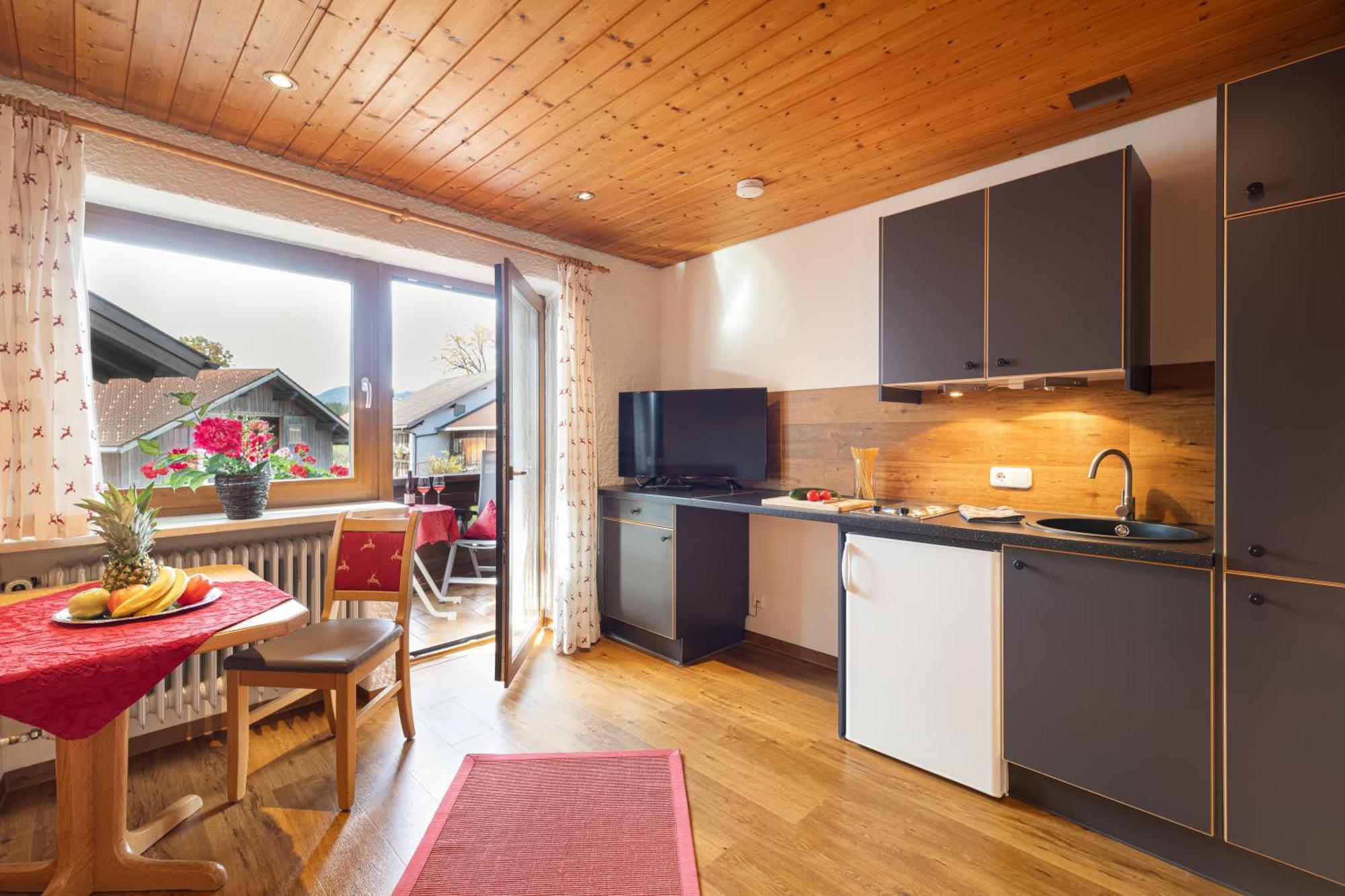 Familien- Und Wellnesshotel "Landhaus Viktoria" Oberstdorf Exterior photo